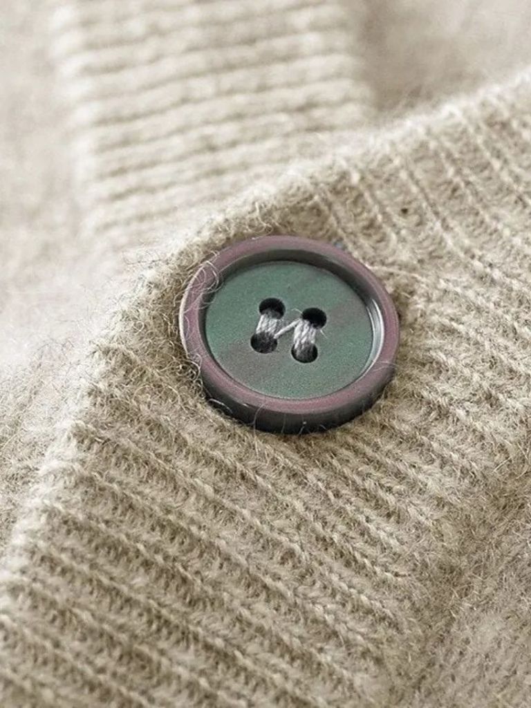 100% Wełna Merino Sweter Kardigan z Dekoltem w Serek