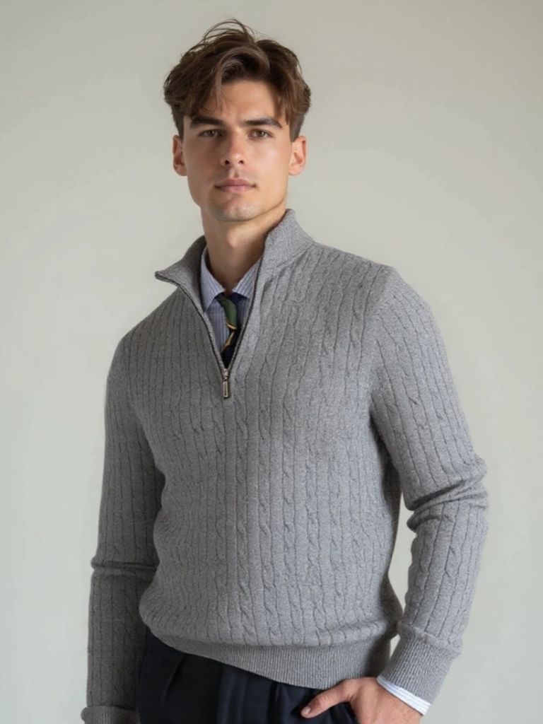 Sweter z dzianiny warkoczowej z zamkiem