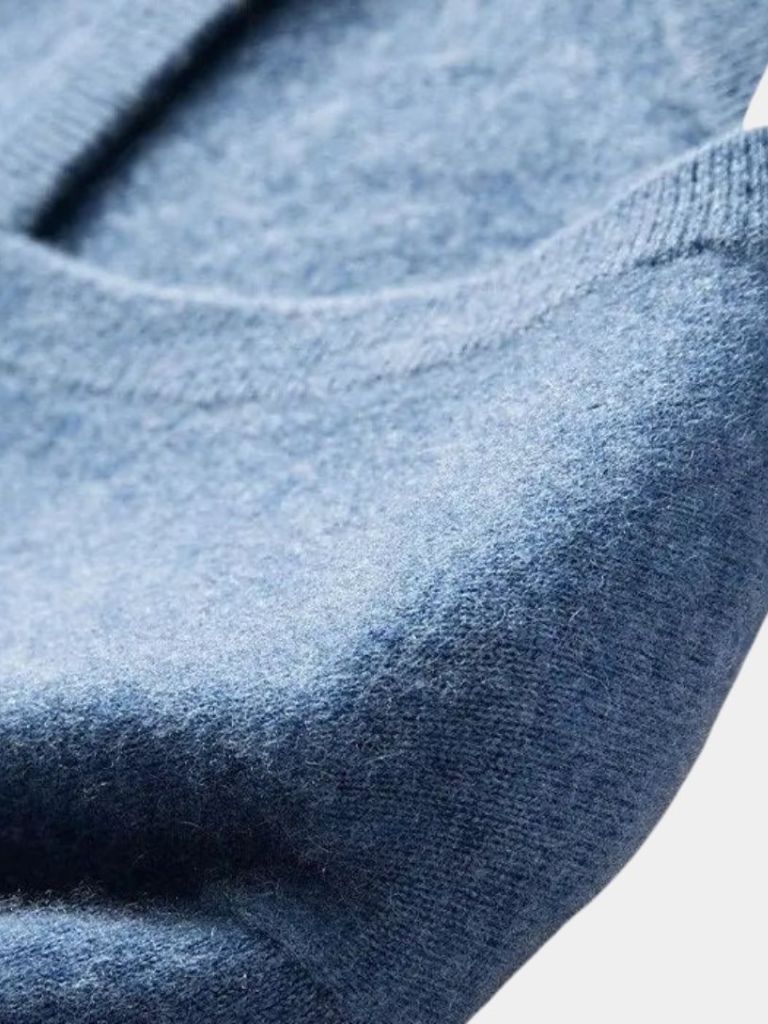 Sweter Kaszmirowy z Dekoltem w Serek