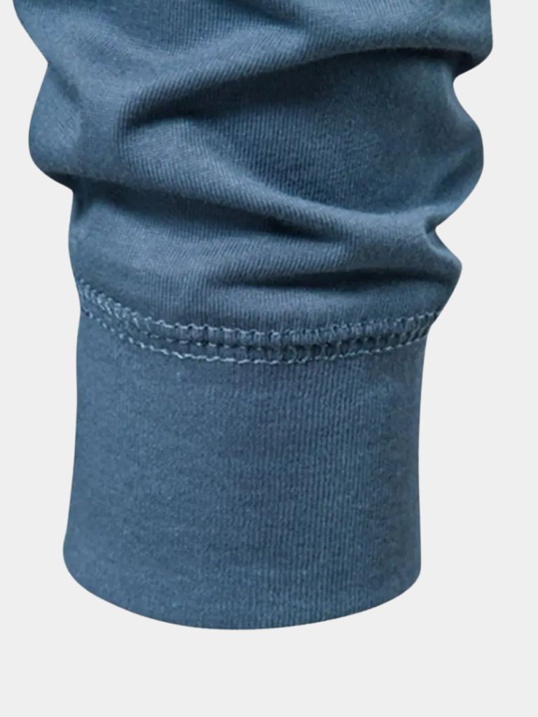 Minimalistyczna Koszulka z Długim Rękawem i Dekoltem Henley